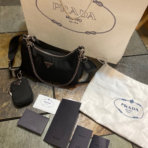 Prada Nylon re-edition bag ❤️❤️ (SOLD) ❤️❤️ - Picture 2 of 16